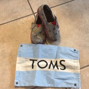 Boys TOMS shoes